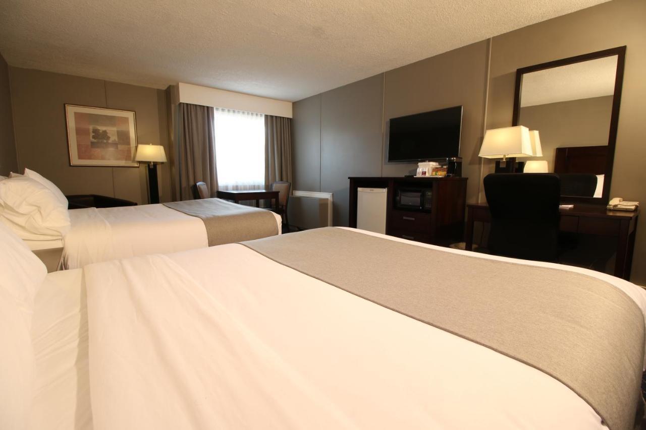 Clarion Pointe Hotel Medicine Hat Exterior foto