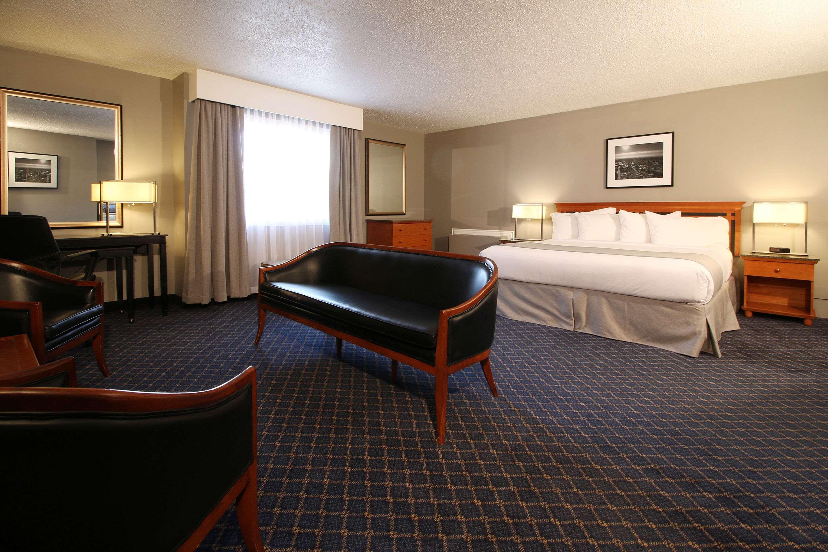 Clarion Pointe Hotel Medicine Hat Exterior foto