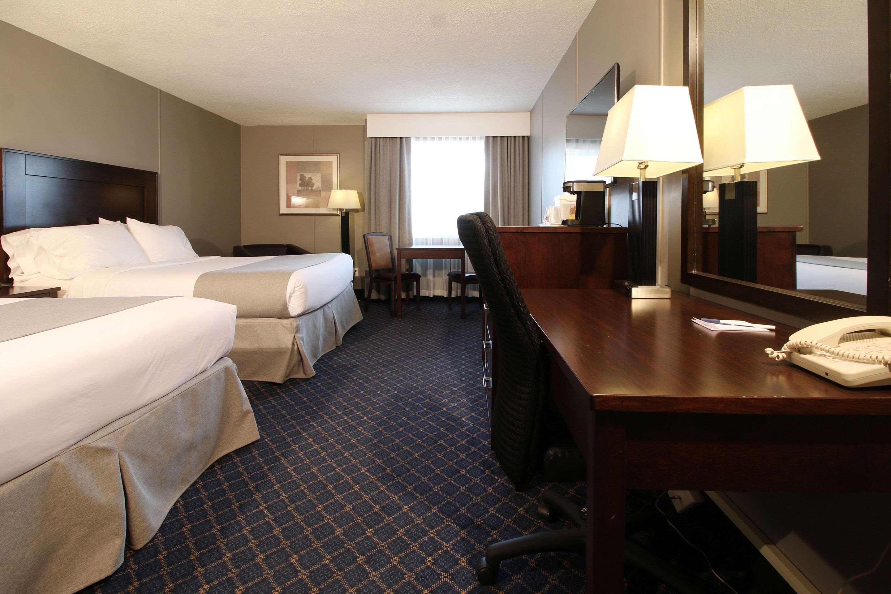 Clarion Pointe Hotel Medicine Hat Exterior foto