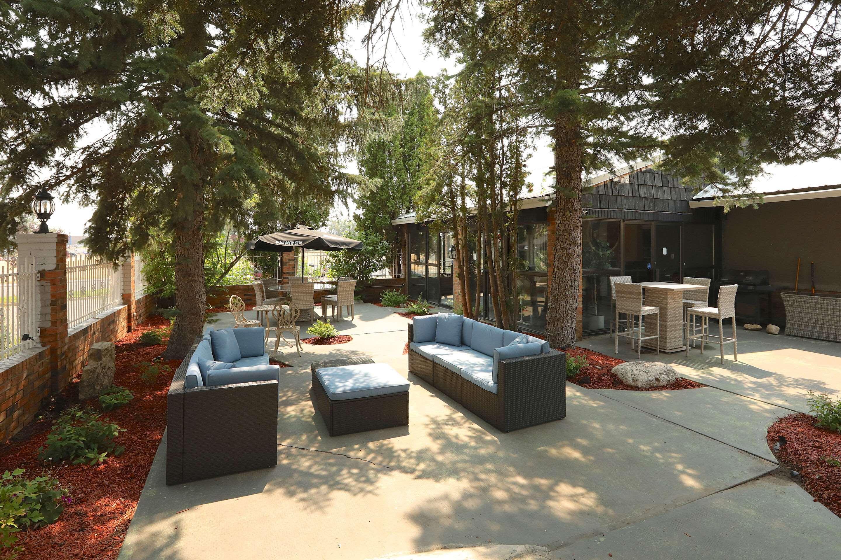 Clarion Pointe Hotel Medicine Hat Exterior foto