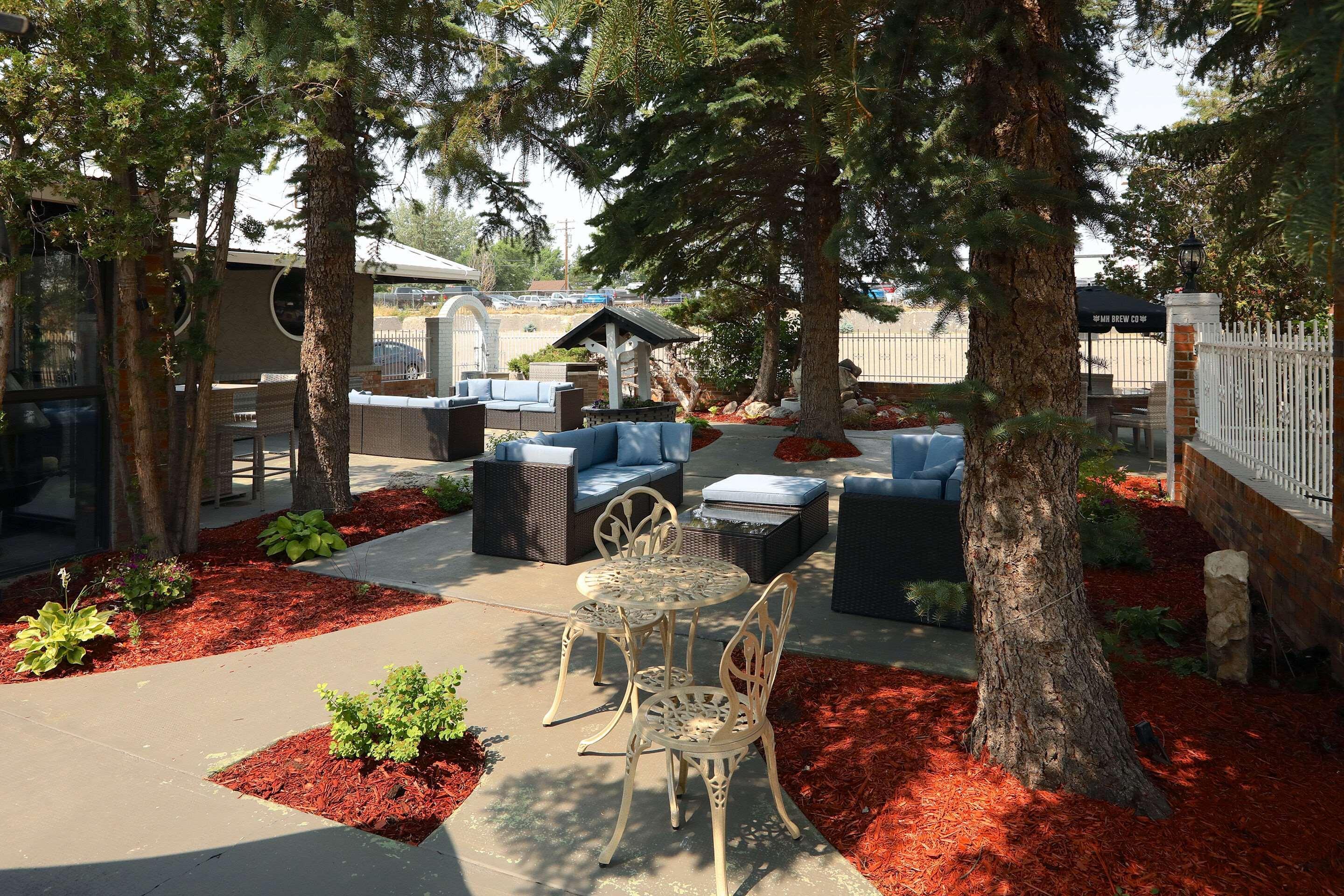 Clarion Pointe Hotel Medicine Hat Exterior foto