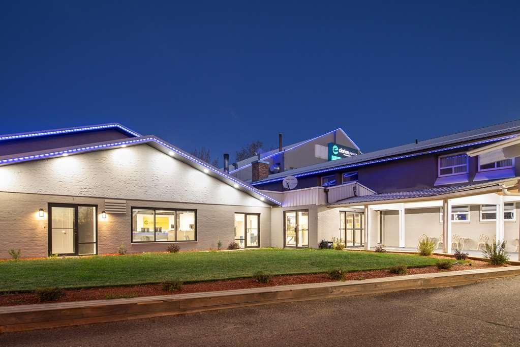 Clarion Pointe Hotel Medicine Hat Exterior foto