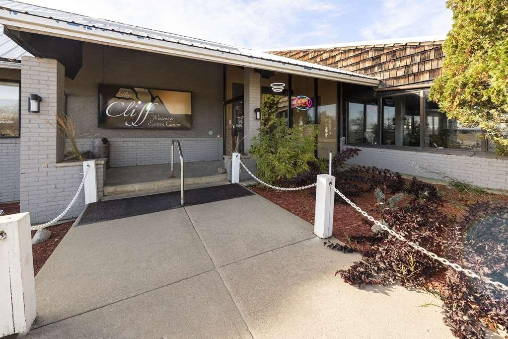 Clarion Pointe Hotel Medicine Hat Exterior foto