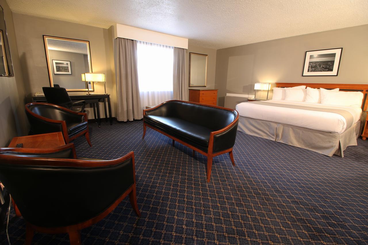 Clarion Pointe Hotel Medicine Hat Exterior foto